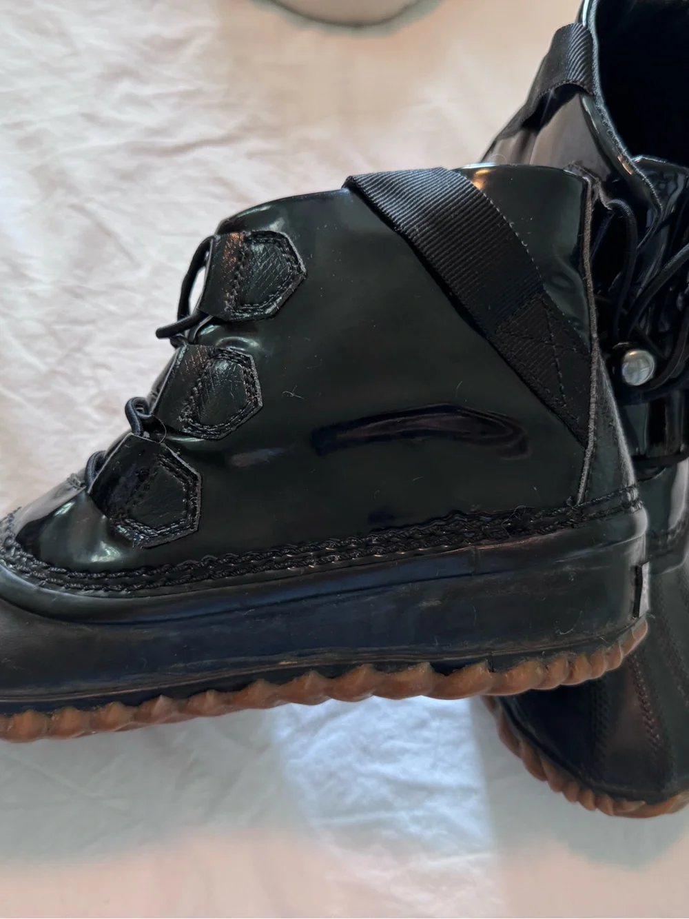 Sorel waterproof boots in patent black size 8 women’s